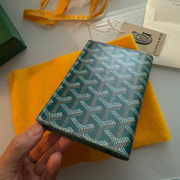 Goyard Green and White Checkered Wallet - Picture 1 of 15
